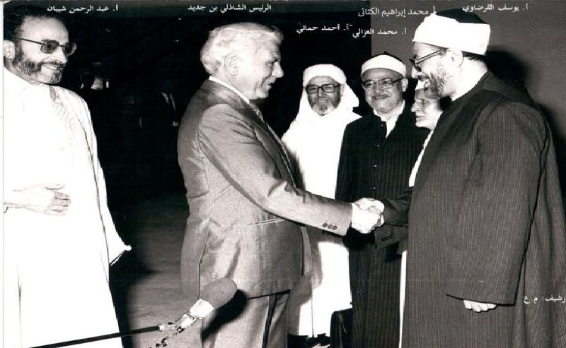 ثلة من العلماء في لقاء مع الرئيس الشادلي بن جديد انقر للتفاصيل ثلة من العلماء في لقاء مع الرئيس الشادلي بن جديد